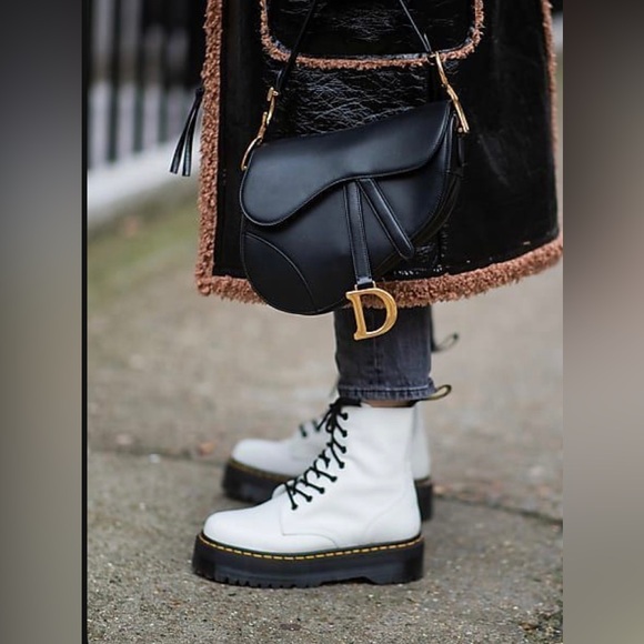 SOLD 🚨 Dr. Martens Leather Lace Up Boots - Picture 6 of 15